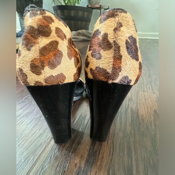 BCBG Maxazria Stack Heel Sandal Pumps Multi Black Brown Camel Animal Print 7M - Picture 8 of 9